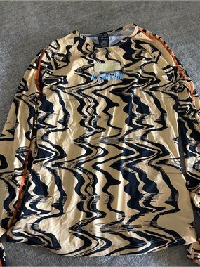PE NATION Beige & Navy Abstract Wavy Print Top - ACCEPTING OFFERS